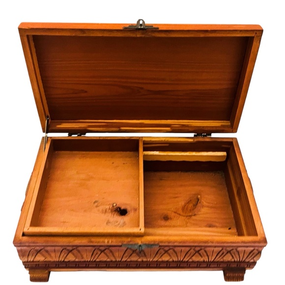 Antique Hand Carved Wooden Western Scene Covered Wagons & Cowboys Keepsake Box - Picture 7 of 11